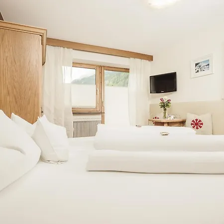 Gaestehaus Oblasser 2* 메이른호픈