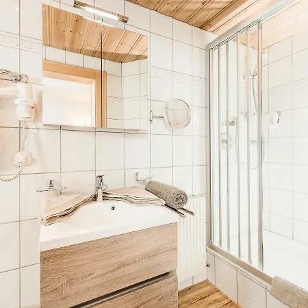 Gaestehaus Oblasser 2*