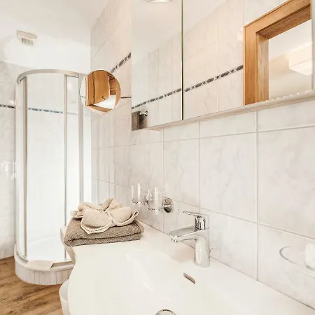 Gaestehaus Oblasser بيت ضيافة مايرهوفن